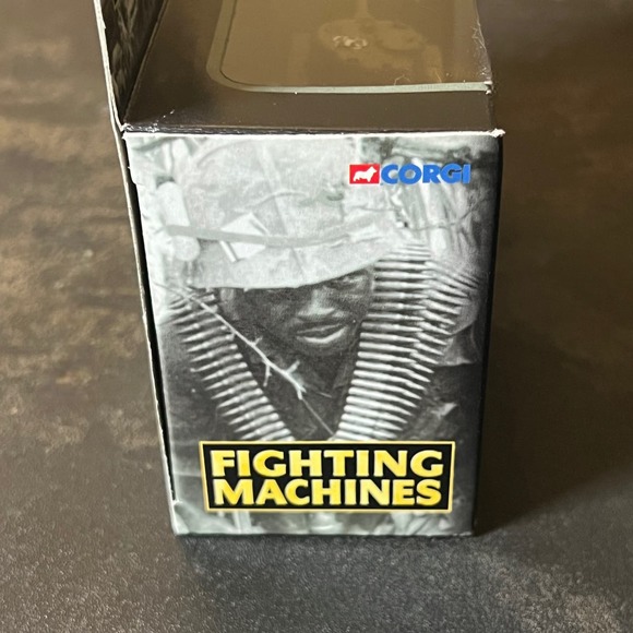 Corgi Fighting Machines Die Cast M4 Sherman Tank CS90075 - Picture 9 of 10